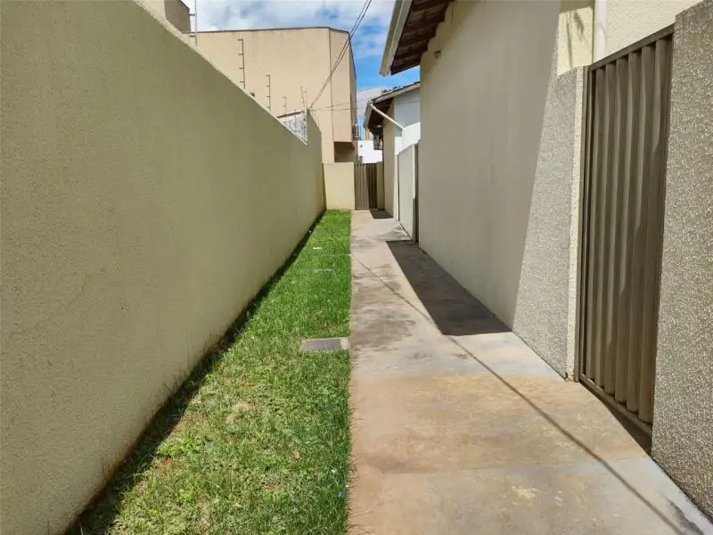 Foto 2 de Casa com 2 Quartos para alugar, 60m² em Jardim Europa, Goiânia