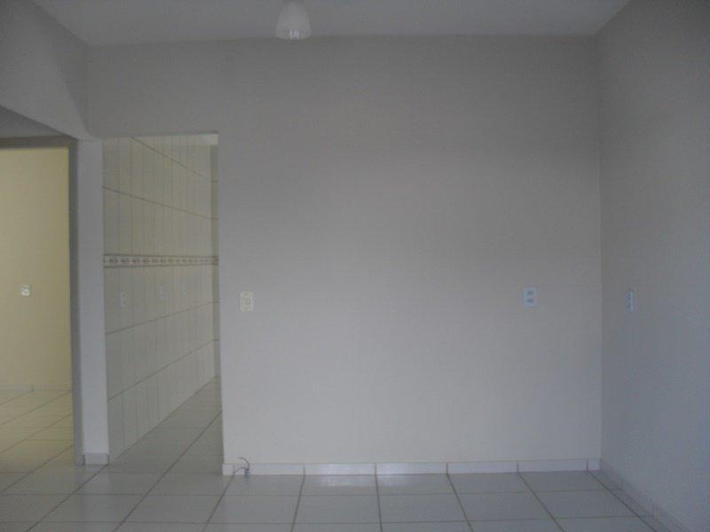 Foto 2 de Casa com 2 Quartos para alugar, 60m² em Morro do Meio, Joinville