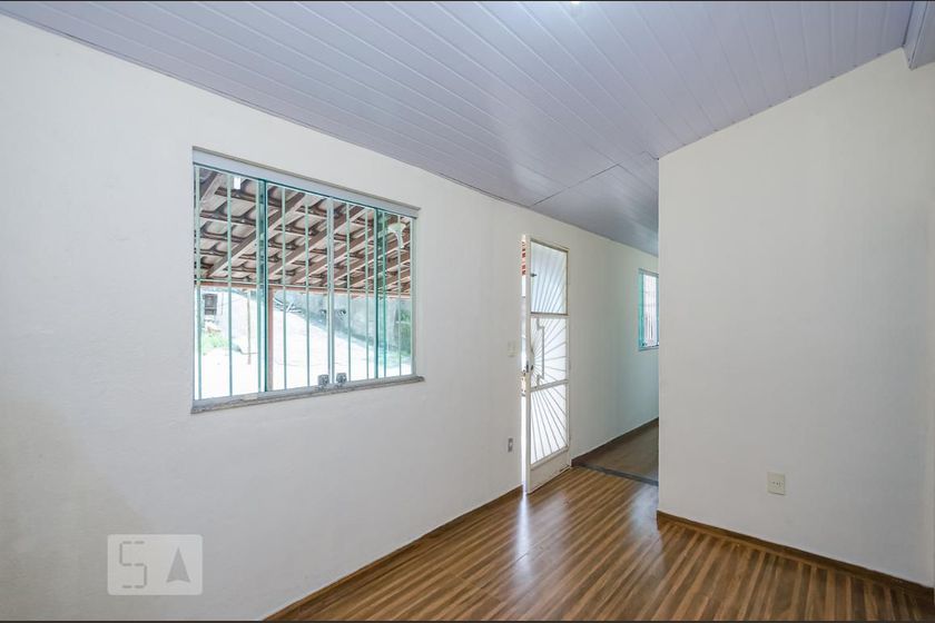 Foto 3 de Casa com 2 Quartos para alugar, 90m² em Nova Suíssa, Belo Horizonte