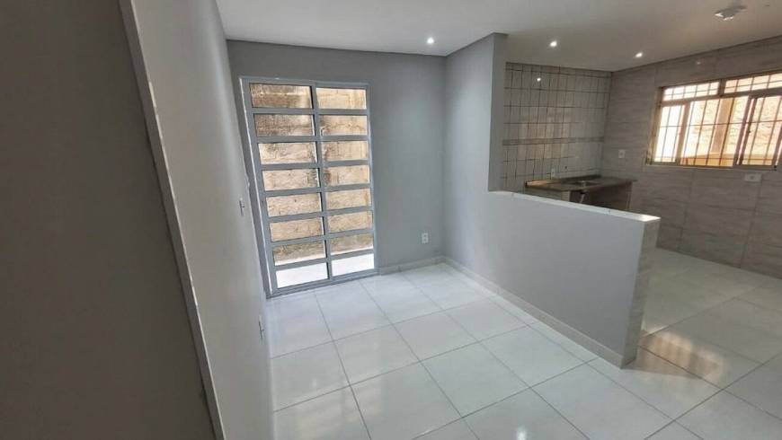 Foto 1 de Casa com 2 Quartos para alugar, 63m² em Parque Mikail, Guarulhos