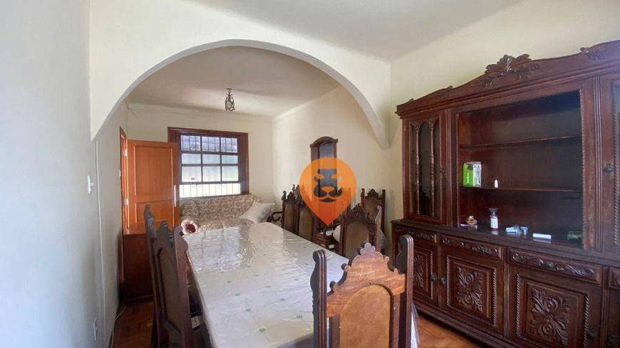 Foto 2 de Casa com 2 Quartos para alugar, 180m² em Santa Tereza, Belo Horizonte
