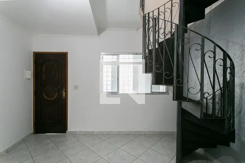 Foto 4 de Casa com 2 Quartos para alugar, 140m² em Vila Carrão, São Paulo