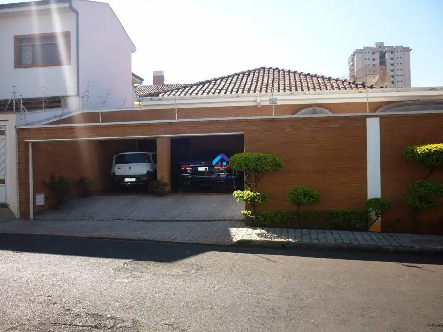 Foto 1 de Casa com 3 Quartos para venda ou aluguel, 300m² em Centro, Araraquara