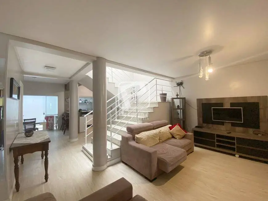 Foto 1 de Casa com 3 Quartos para alugar, 140m² em Centro, Balneário Camboriú