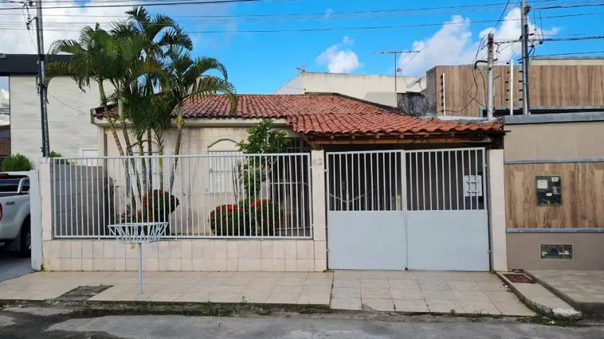Foto 1 de Casa com 3 Quartos à venda, 215m² em Grageru, Aracaju