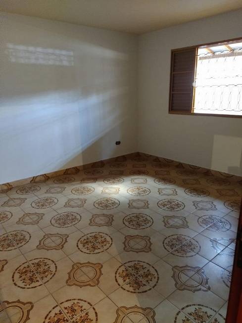 Foto 1 de Casa com 3 Quartos à venda, 10m² em Jardim Cavallari, Marília