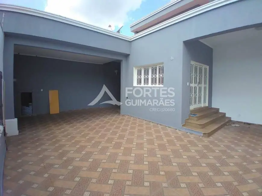 Foto 2 de Casa com 3 Quartos para alugar, 242m² em Jardim Irajá, Ribeirão Preto