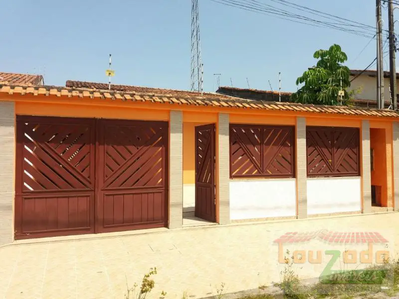 Foto 1 de Casa com 3 Quartos para alugar, 250m² em Jardim Marcia, Peruíbe