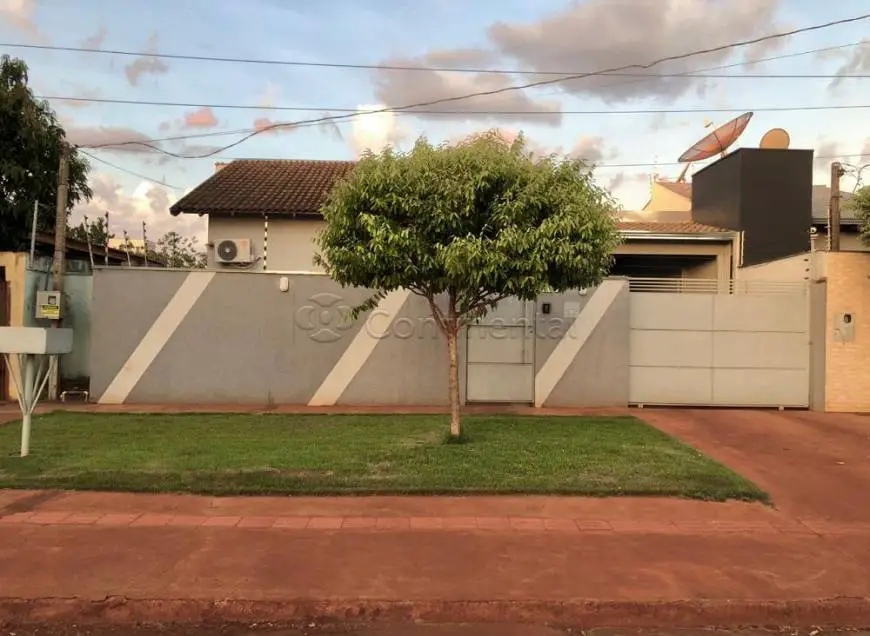 Foto 1 de Casa com 3 Quartos à venda, 146m² em Jardim Novo Horizonte, Dourados