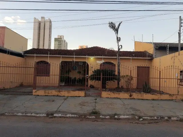 Foto 1 de Casa com 3 Quartos à venda, 384m² em Jardim Petrópolis, Cuiabá