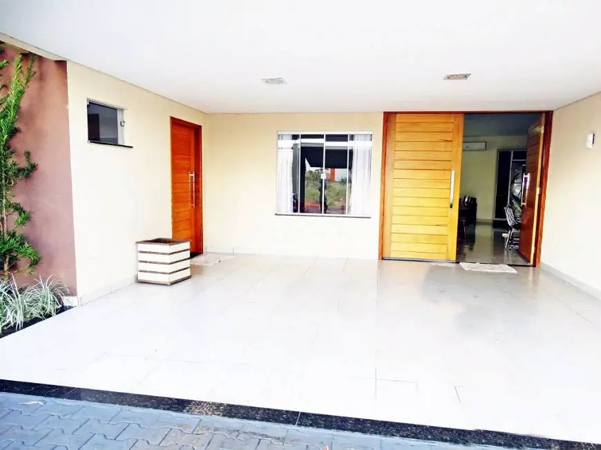 Foto 5 de Casa com 3 Quartos à venda, 200m² em Jardim União, Naviraí