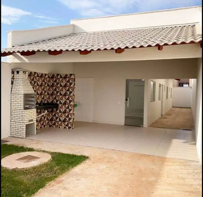 Foto 1 de Casa com 3 Quartos à venda, 122m² em Jóquei Clube, Fortaleza