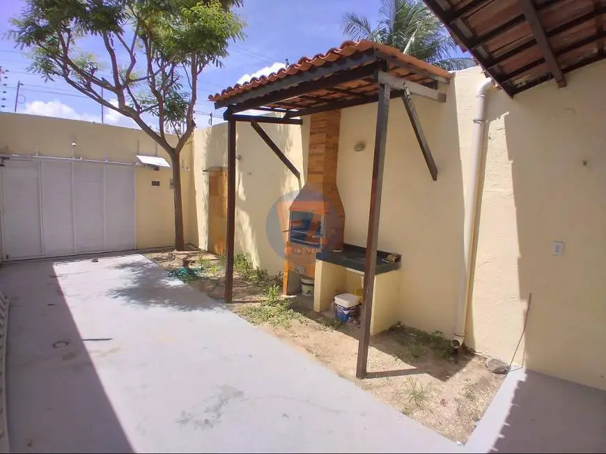 Foto 3 de Casa com 3 Quartos para alugar, 135m² em Lagoa Redonda, Fortaleza