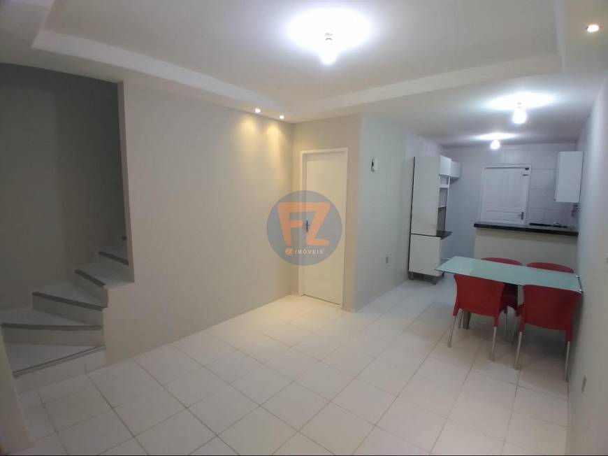 Foto 4 de Casa com 3 Quartos para alugar, 135m² em Lagoa Redonda, Fortaleza