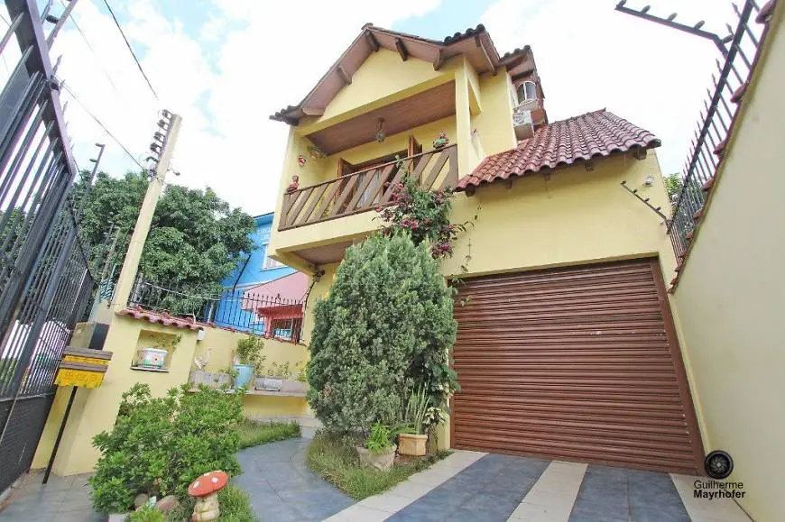 Foto 1 de Casa com 3 Quartos à venda, 165m² em Medianeira, Porto Alegre