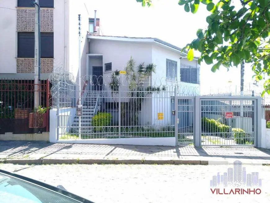 Foto 2 de Casa com 3 Quartos à venda, 209m² em Medianeira, Porto Alegre