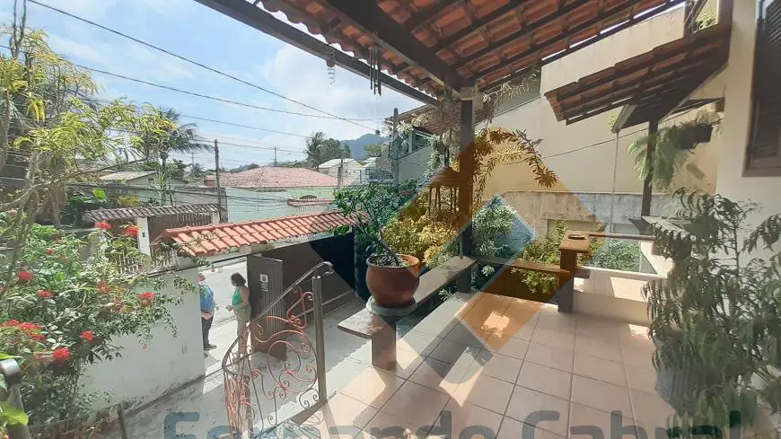 Foto 4 de Casa com 3 Quartos à venda, 450m² em Serra Grande, Niterói