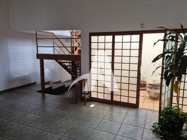 Foto 1 de Casa com 3 Quartos à venda, 455m² em Tibery, Uberlândia