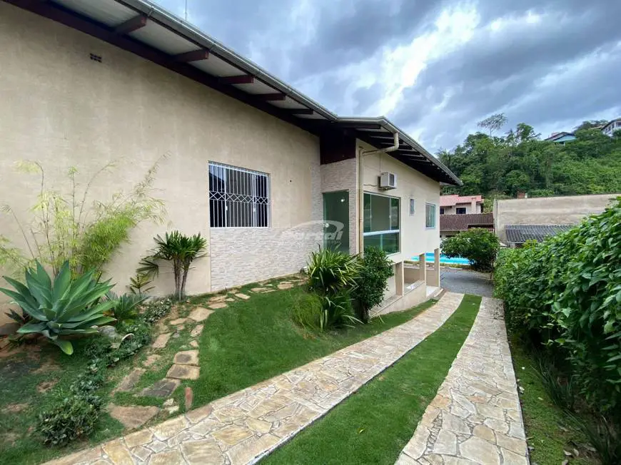 Foto 1 de Casa com 3 Quartos para alugar, 314m² em Vila Nova, Blumenau