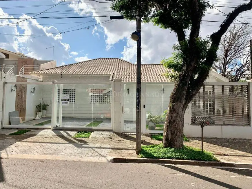 Foto 1 de Casa com 3 Quartos para alugar, 130m² em Zona 02, Maringá