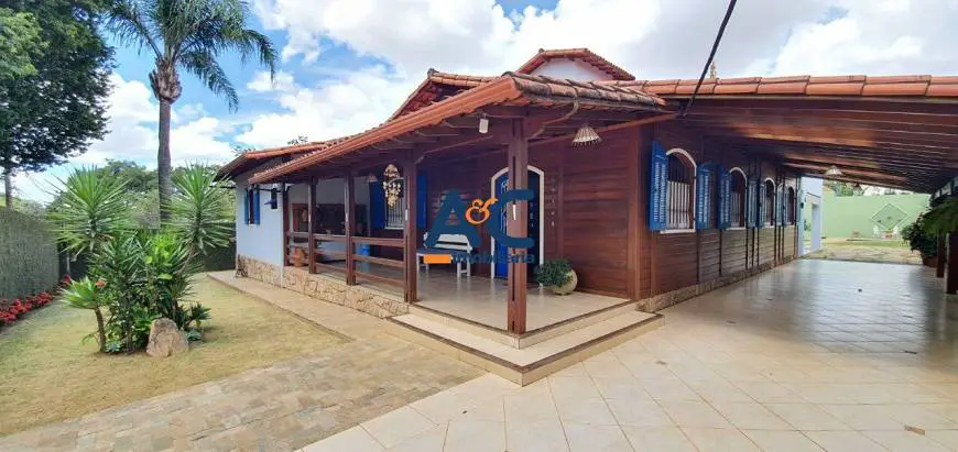 Foto 1 de Casa com 4 Quartos para alugar, 340m² em Bandeirantes, Belo Horizonte