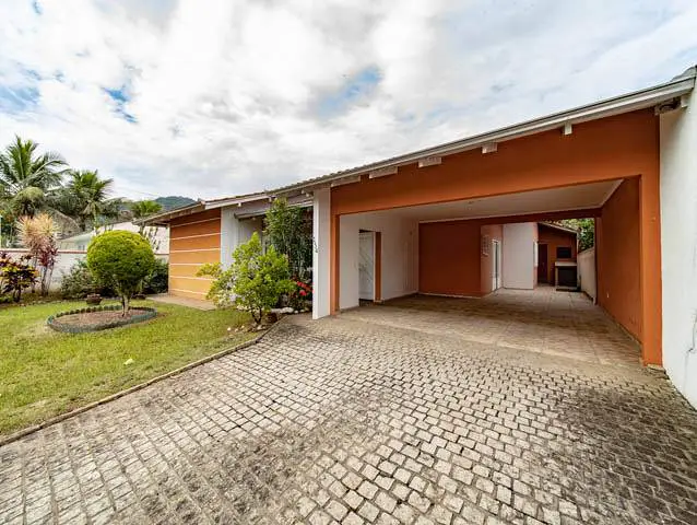 Foto 1 de Casa com 4 Quartos à venda, 231m² em Iririú, Joinville