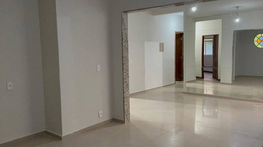 Foto 3 de Casa com 4 Quartos à venda, 220m² em Paraíso, Belo Horizonte