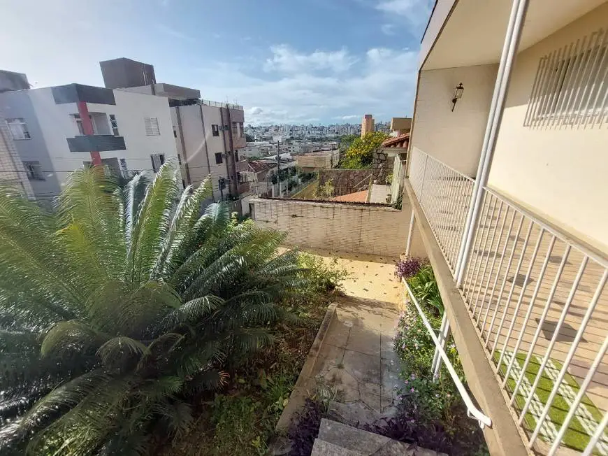 Foto 5 de Casa com 4 Quartos para alugar, 350m² em Prado, Belo Horizonte
