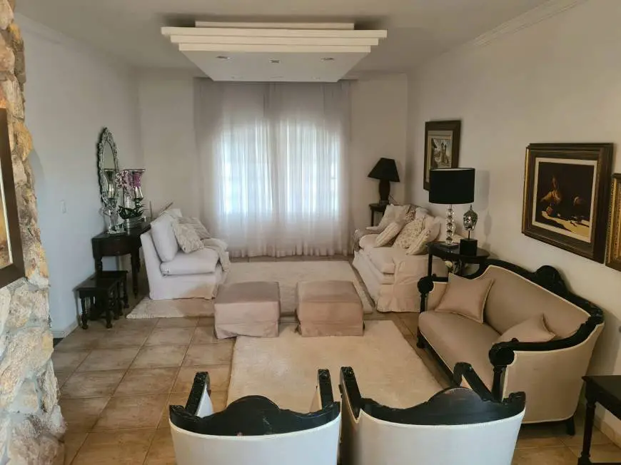 Foto 1 de Casa com 4 Quartos à venda, 250m² em Sagrada Família, Belo Horizonte
