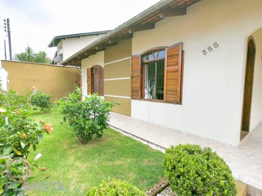 Foto 1 de Casa com 4 Quartos para venda ou aluguel, 148m² em Vila Lenzi, Jaraguá do Sul