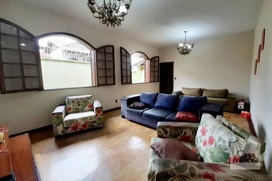 Foto 1 de Casa com 5 Quartos à venda, 450m² em Concórdia, Belo Horizonte