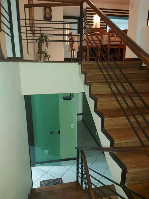 Foto 3 de Casa com 5 Quartos à venda, 400m² em Itaipu, Niterói