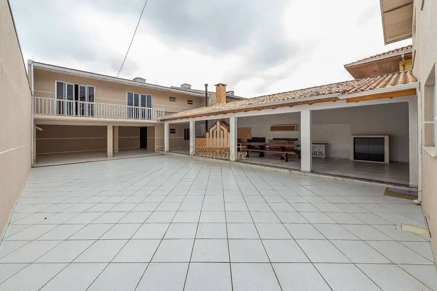 Foto 2 de Casa com 6 Quartos à venda, 390m² em Novo Mundo, Curitiba