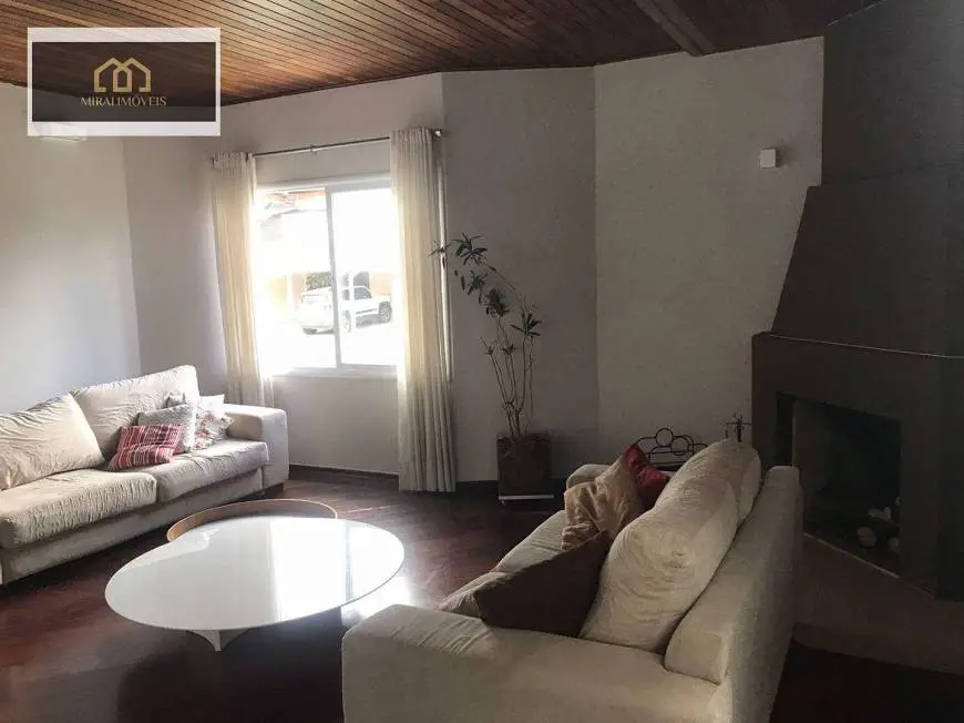 Foto 2 de Casa de Condomínio com 3 Quartos para alugar, 450m² em Jardim das Colinas, São José dos Campos