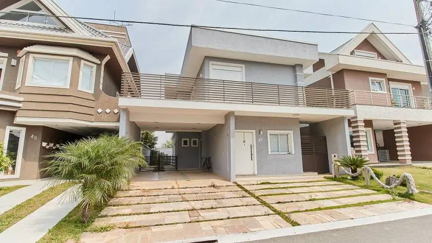 Foto 2 de Casa de Condomínio com 3 Quartos à venda, 230m² em Pinheirinho, Curitiba