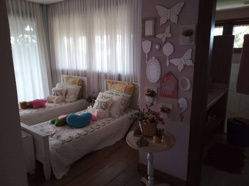 Foto 3 de Casa de Condomínio com 4 Quartos à venda, 850m² em Canto das Águas, Rio Acima