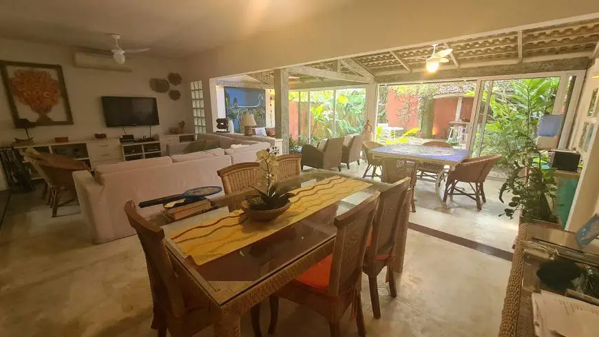 Foto 1 de Casa de Condomínio com 4 Quartos para alugar, 250m² em Praia de Camburí, São Sebastião