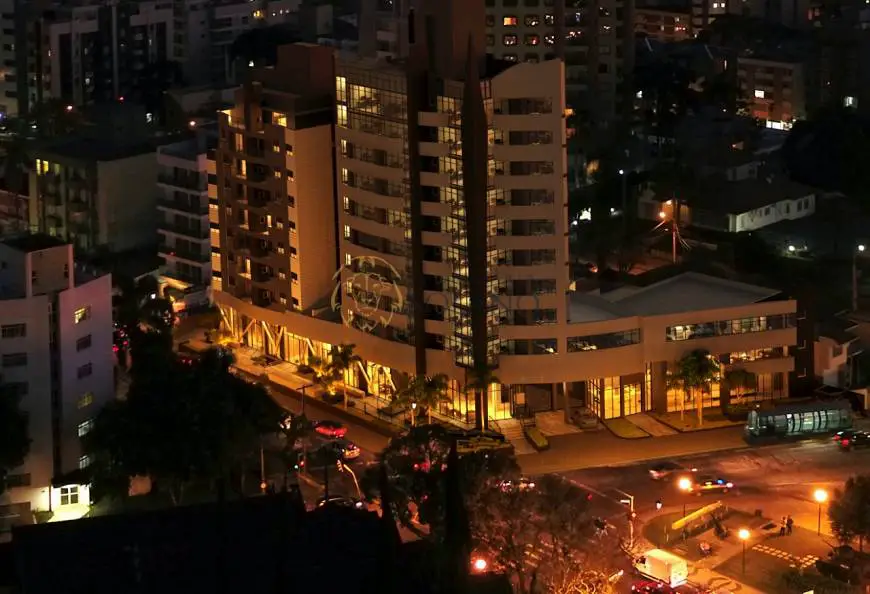 Foto 1 de Cobertura com 3 Quartos à venda, 226m² em Centro, Curitiba