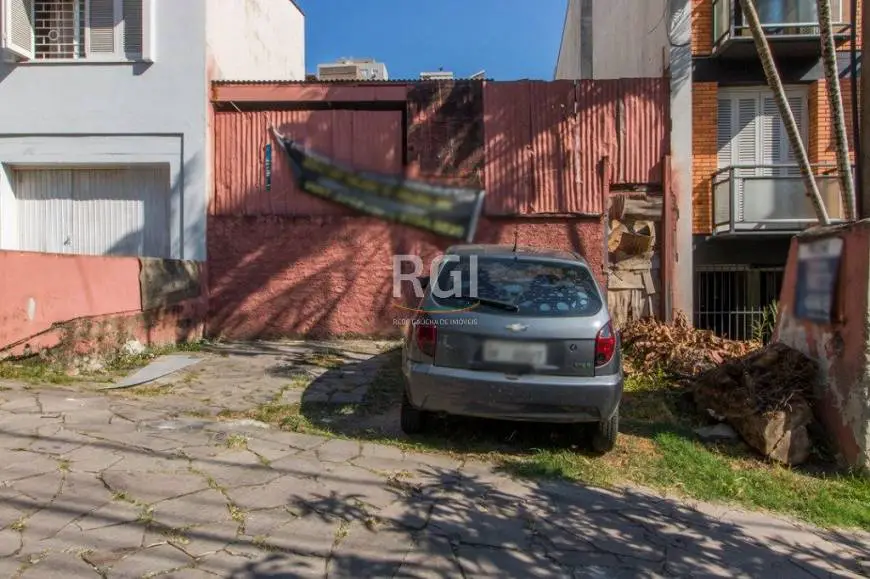 Foto 1 de Lote/Terreno à venda, 250m² em Rio Branco, Porto Alegre