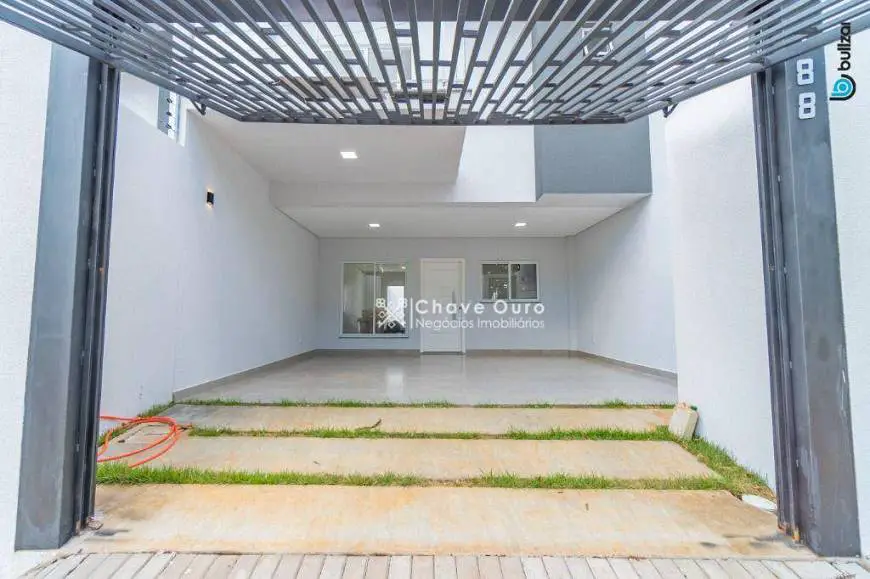 Foto 2 de Sobrado com 3 Quartos à venda, 147m² em Canadá, Cascavel