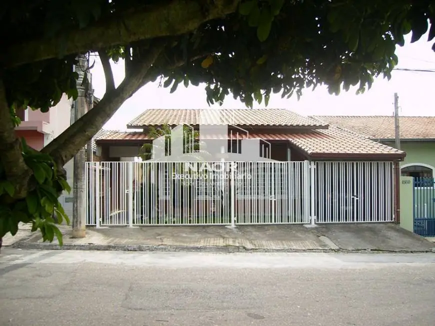 Foto 1 de Sobrado com 3 Quartos à venda, 189m² em Jardim das Indústrias, São José dos Campos