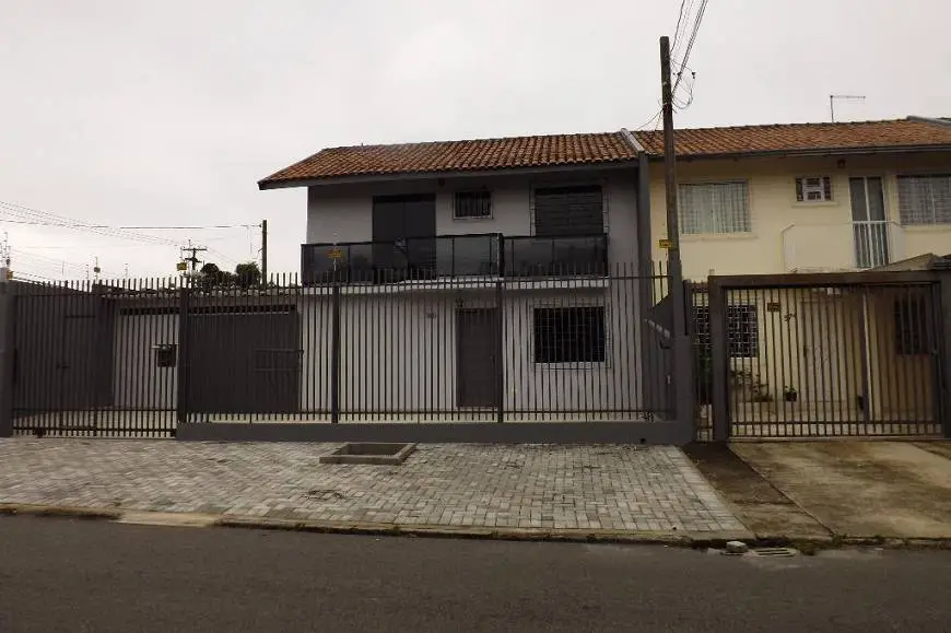 Foto 1 de Sobrado com 3 Quartos para alugar, 140m² em Novo Mundo, Curitiba