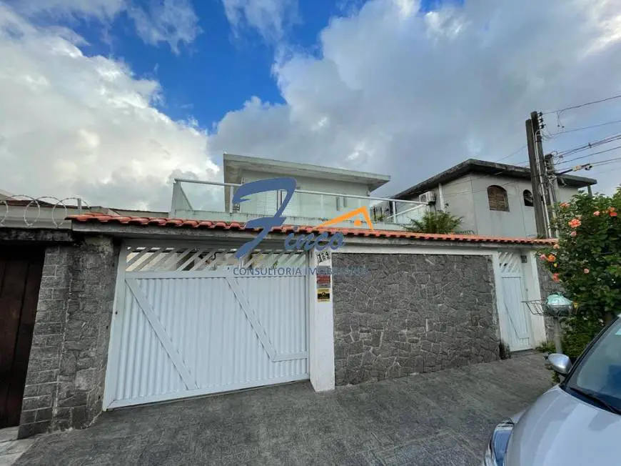 Foto 2 de Sobrado com 3 Quartos à venda, 245m² em Vila Valença, São Vicente