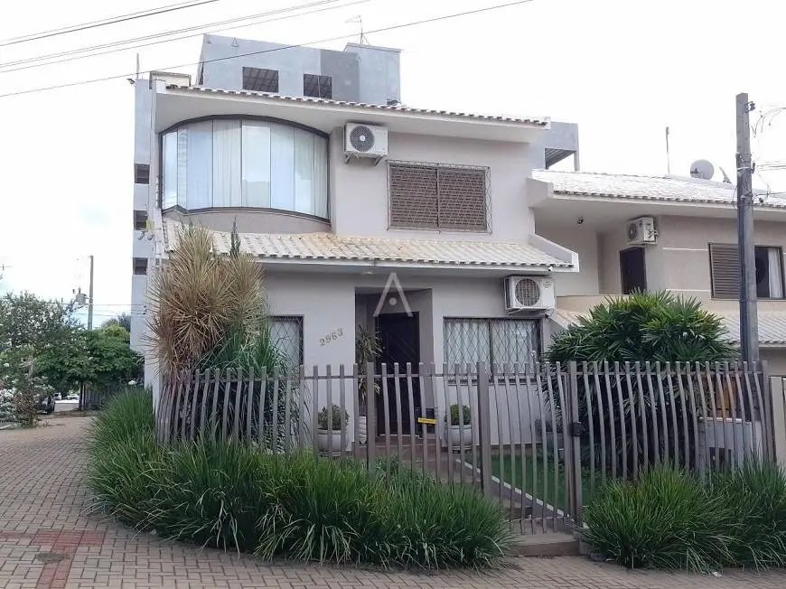 Foto 1 de Sobrado com 4 Quartos à venda, 205m² em Cancelli, Cascavel