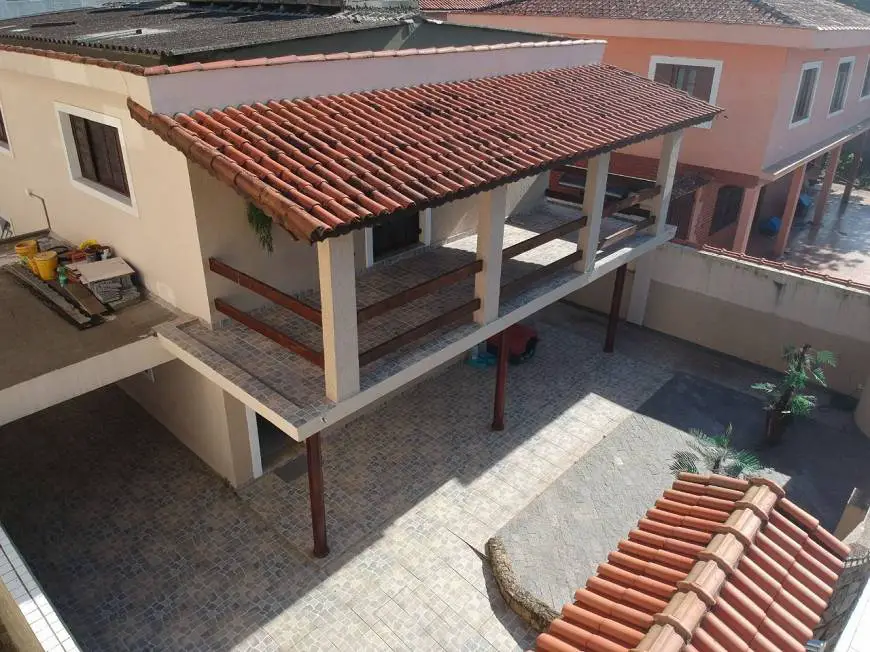 Foto 1 de Sobrado com 4 Quartos à venda, 200m² em Jardim Praia Grande, Mongaguá