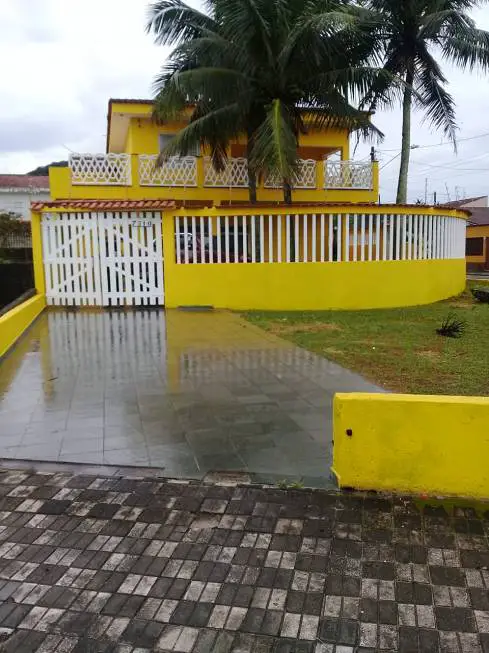 Foto 1 de Sobrado com 6 Quartos à venda, 250m² em Itaoca, Mongaguá