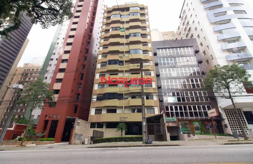 Foto 1 de Apartamento com 1 Quarto para alugar, 55m² em Água Verde, Curitiba