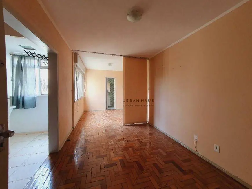 Foto 3 de Apartamento com 1 Quarto para alugar, 33m² em Vila Ipiranga, Porto Alegre