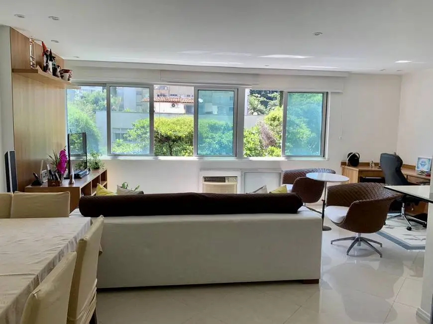 Foto 3 de Apartamento com 2 Quartos à venda, 75m² em Lagoa, Rio de Janeiro