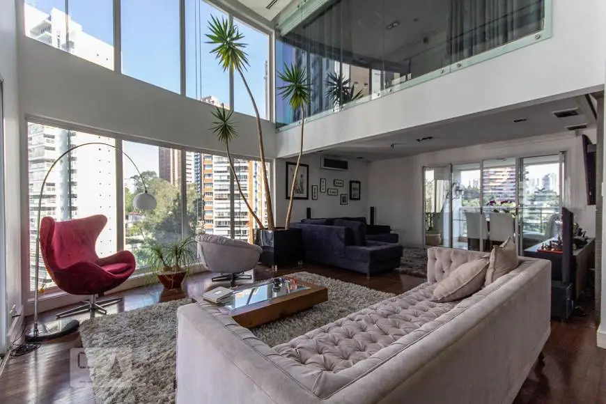 Foto 1 de Apartamento com 2 Quartos para alugar, 210m² em Panamby, São Paulo